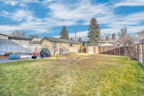 30 Butler Crescent Nw, Calgary, AB - Outdoor