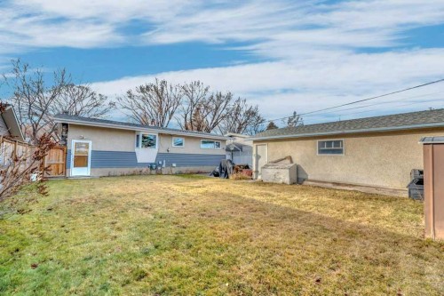 30 Butler Crescent Nw, Calgary, AB - Outdoor