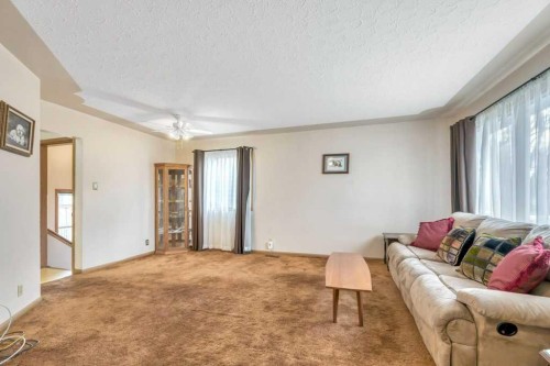 30 Butler Crescent Nw, Calgary, AB - Indoor