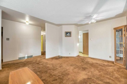 30 Butler Crescent Nw, Calgary, AB - Indoor Photo Showing Other Room