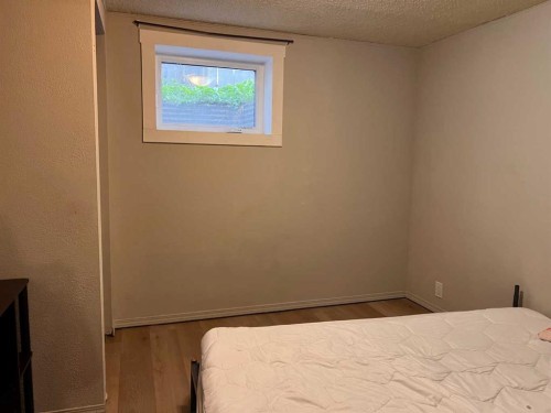 2223 36 Street Se, Calgary, AB - Indoor