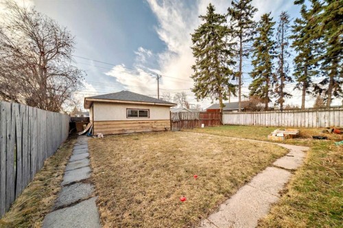 2223 36 Street Se, Calgary, AB - Outdoor