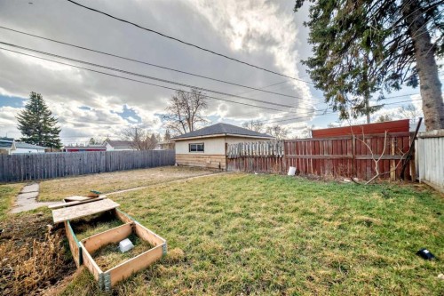 2223 36 Street Se, Calgary, AB - Outdoor