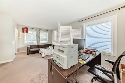 2223 36 Street Se, Calgary, AB - Indoor