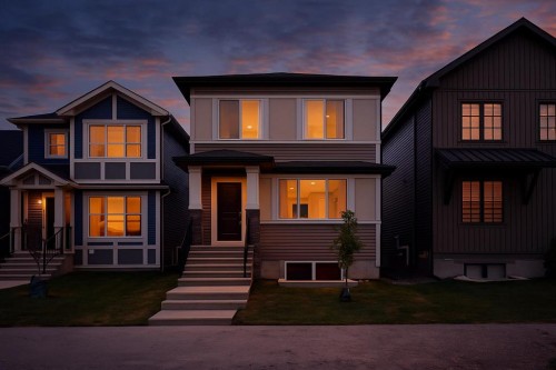 522 Lucas Boulevard Nw, Calgary, AB - Outdoor With Facade