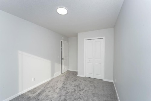 522 Lucas Boulevard Nw, Calgary, AB - Indoor Photo Showing Other Room