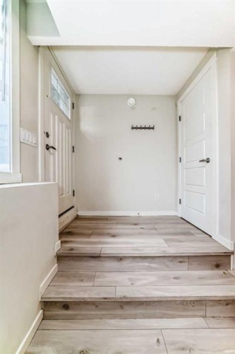 152 Cranbrook Square Se, Calgary, AB - Indoor Photo Showing Other Room