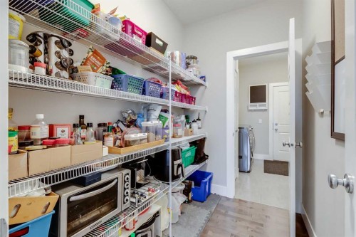80 Evansfield Place Nw, Calgary, AB - Indoor With Storage