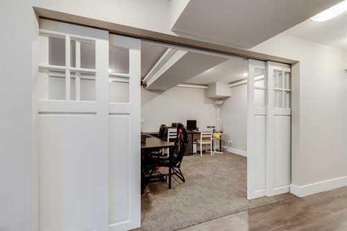 80 Evansfield Place Nw, Calgary, AB - Indoor Photo Showing Other Room