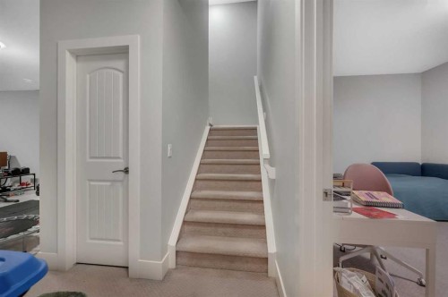 1708 23 Avenue Nw, Calgary, AB - Indoor Photo Showing Other Room