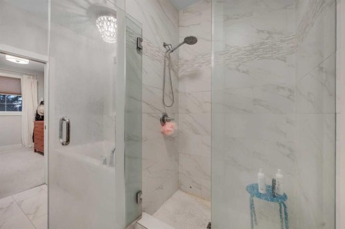 1708 23 Avenue Nw, Calgary, AB - Indoor Photo Showing Bathroom