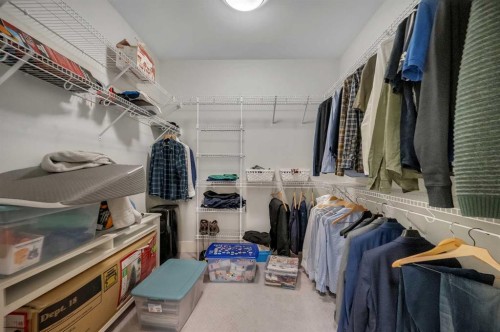 1708 23 Avenue Nw, Calgary, AB - Indoor With Storage