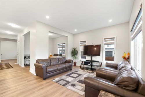 7 Homestead Circle Ne, Calgary, AB - Indoor Photo Showing Living Room