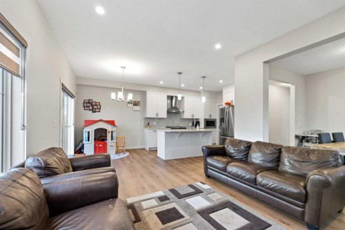 7 Homestead Circle Ne, Calgary, AB - Indoor Photo Showing Living Room