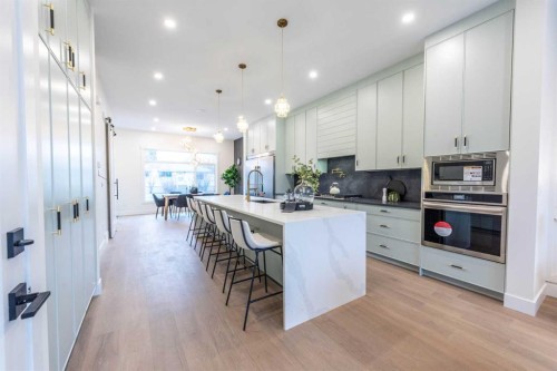3016 13 Avenue Sw, Calgary, AB - Indoor Photo Showing Kitchen With Upgraded Kitchen