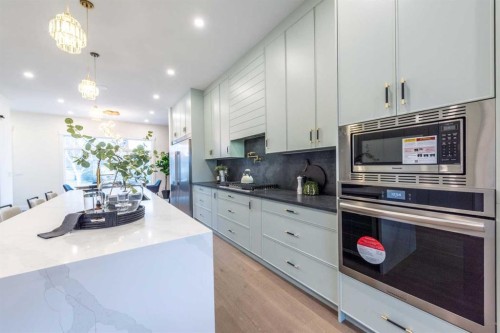 3016 13 Avenue Sw, Calgary, AB - Indoor Photo Showing Kitchen With Upgraded Kitchen