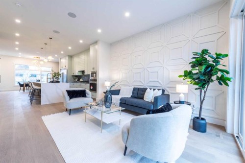 3016 13 Avenue Sw, Calgary, AB - Indoor Photo Showing Living Room