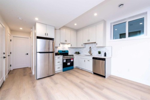 3016 13 Avenue Sw, Calgary, AB - Indoor Photo Showing Kitchen With Stainless Steel Kitchen