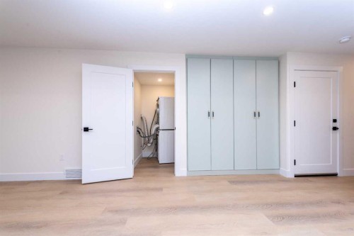 3016 13 Avenue Sw, Calgary, AB - Indoor Photo Showing Other Room