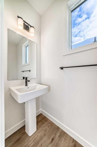 191 Perch Bend, Rural Rocky View County, AB - Indoor Photo Showing Bathroom