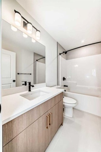 191 Perch Bend, Rural Rocky View County, AB - Indoor Photo Showing Bathroom