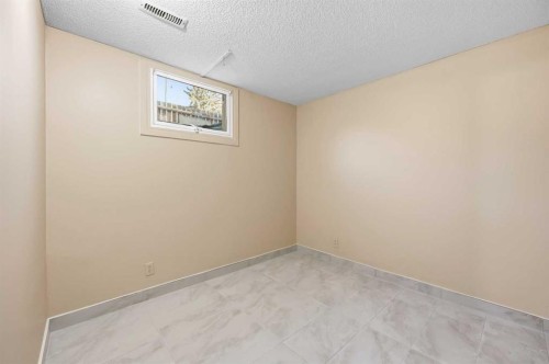 1643 Marlyn Way Ne, Calgary, AB - Indoor Photo Showing Other Room