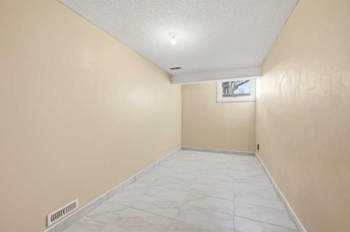1643 Marlyn Way Ne, Calgary, AB - Indoor Photo Showing Other Room