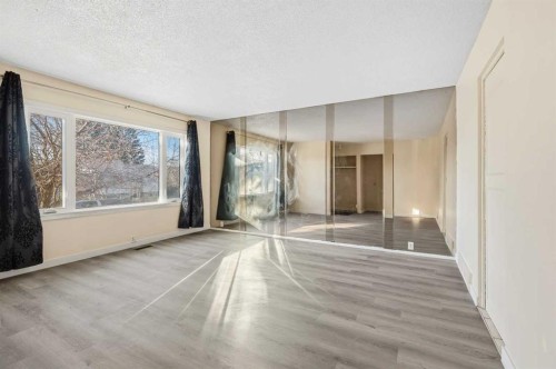 1643 Marlyn Way Ne, Calgary, AB - Indoor Photo Showing Other Room