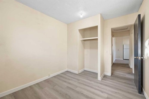 1643 Marlyn Way Ne, Calgary, AB - Indoor Photo Showing Other Room