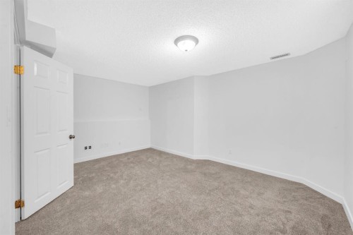 16218 Shawbrooke Road Sw, Calgary, AB - Indoor Photo Showing Other Room