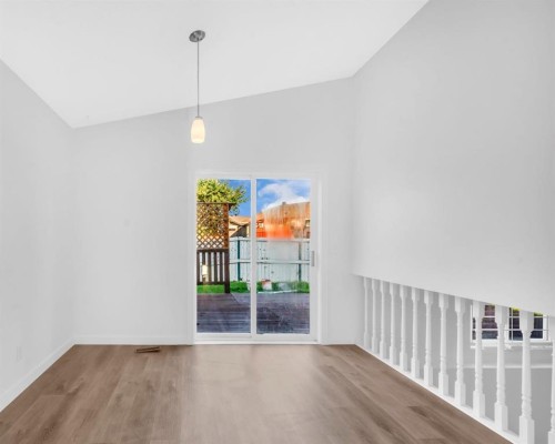 16218 Shawbrooke Road Sw, Calgary, AB - Indoor Photo Showing Other Room