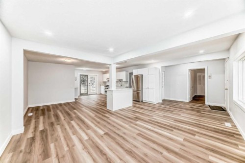 307 Huntridge Road Ne, Calgary, AB - Indoor Photo Showing Other Room