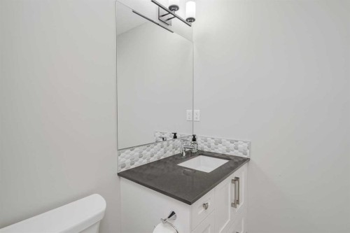 309-2231 Mahogany Boulevard Se, Calgary, AB - Indoor Photo Showing Bathroom
