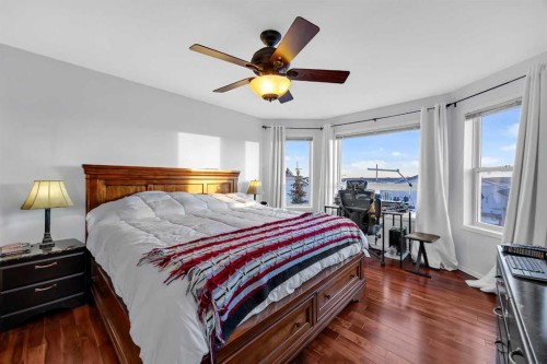 60 Tuscarora Way Nw, Calgary, AB - Indoor Photo Showing Bedroom