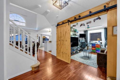 60 Tuscarora Way Nw, Calgary, AB - Indoor Photo Showing Other Room