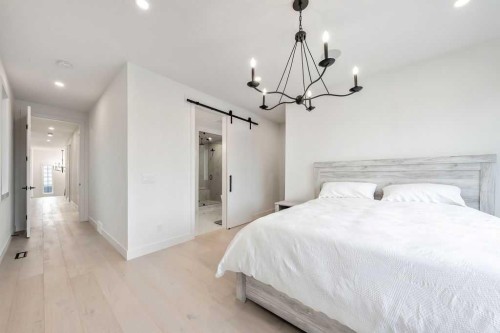 2024 50 Avenue Sw, Calgary, AB - Indoor Photo Showing Bedroom