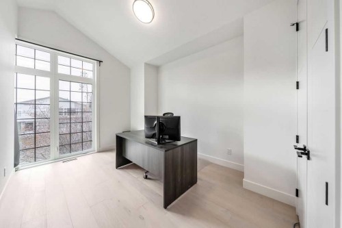 2024 50 Avenue Sw, Calgary, AB - Indoor