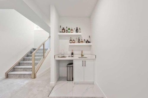 2024 50 Avenue Sw, Calgary, AB - Indoor Photo Showing Other Room