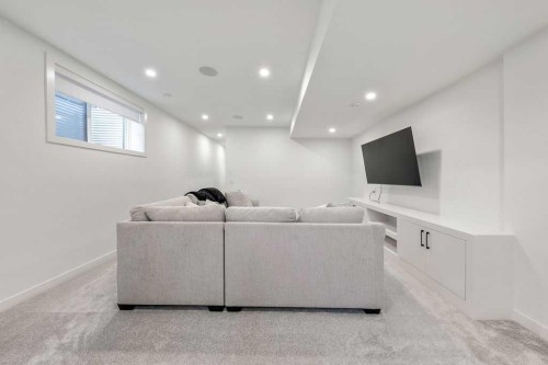 2024 50 Avenue Sw, Calgary, AB - Indoor