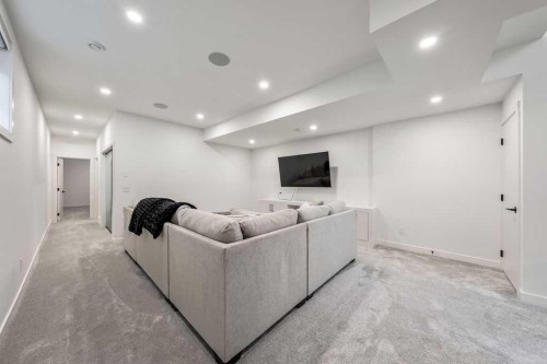 2024 50 Avenue Sw, Calgary, AB - Indoor