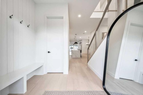 2024 50 Avenue Sw, Calgary, AB - Indoor Photo Showing Other Room