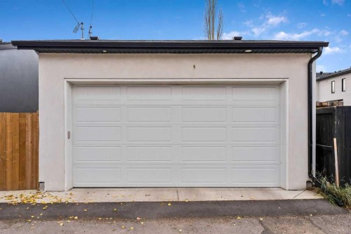 2024 50 Avenue Sw, Calgary, AB - Outdoor With Exterior