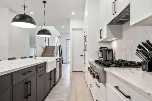 2024 50 Avenue Sw, Calgary, AB - Indoor Photo Showing Kitchen With Upgraded Kitchen