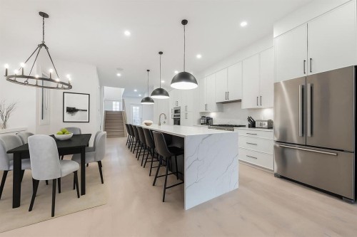 2024 50 Avenue Sw, Calgary, AB - Indoor Photo Showing Kitchen With Stainless Steel Kitchen With Upgraded Kitchen