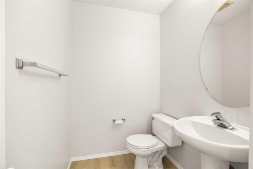 13 Coville Gardens Ne, Calgary, AB - Indoor Photo Showing Bathroom