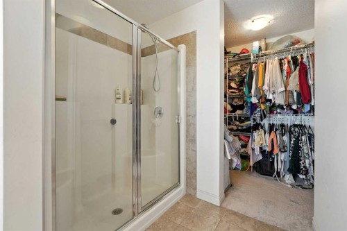 57 Evansglen Mews Nw, Calgary, AB - Indoor Photo Showing Bathroom