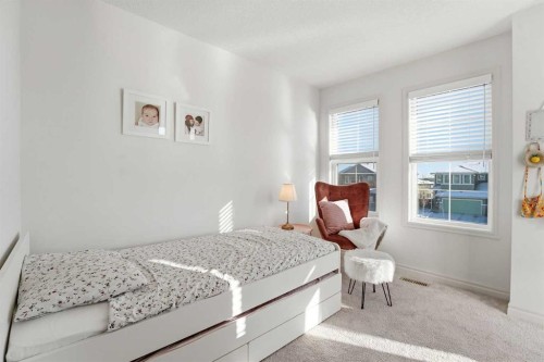 57 Evansglen Mews Nw, Calgary, AB - Indoor Photo Showing Bedroom