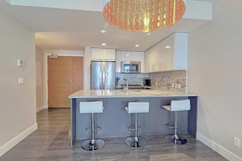 1903-519 Riverfront Avenue Se, Calgary, AB - Indoor Photo Showing Kitchen With Upgraded Kitchen