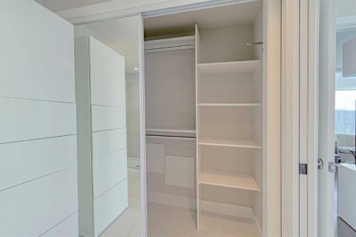 1903-519 Riverfront Avenue Se, Calgary, AB - Indoor Photo Showing Other Room