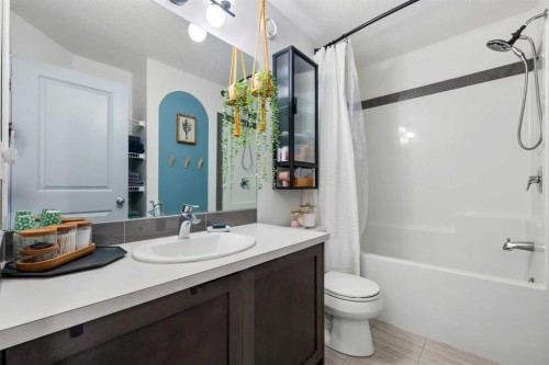 1307 Walden Drive Se, Calgary, AB - Indoor Photo Showing Bathroom